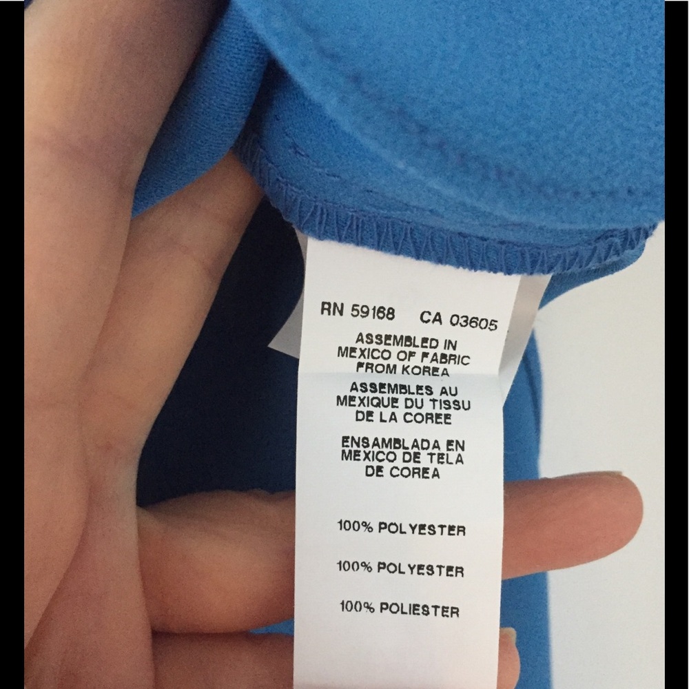 Beautiful pleated front top. - Picture 7 of 7